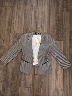 Express US 0 Black & White Houndstooth Blazer